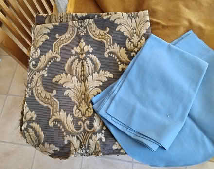 Photo of free Large pieces of Fabric (Welwyn AL6) #4