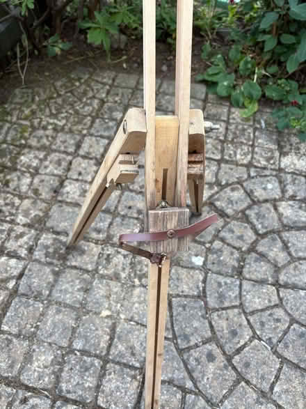 Photo of free Easel (Glenrothes KY7) #3