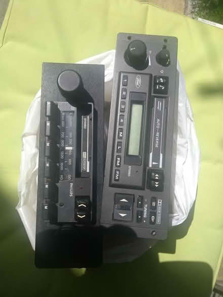 Photo of free 2 car radio's (Wallasey CH44) #1