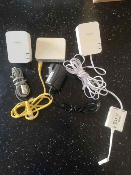 Photo of free D-link wifi range extender set (Streatham SW16) #1