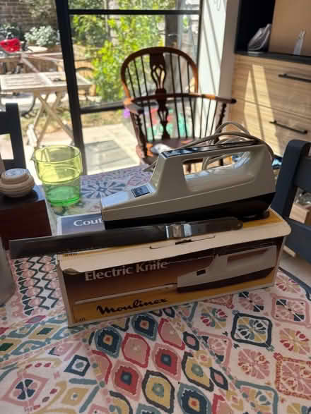 Photo of free Electric carving knife (Chiswick W4) #1