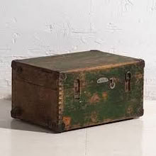 Photo of Old wooden box (Greenmeadow, Swindon SN25) #4