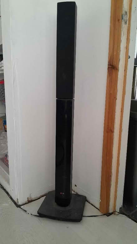 Photo of free 2 speakers (Smiths Estate OX28) #1