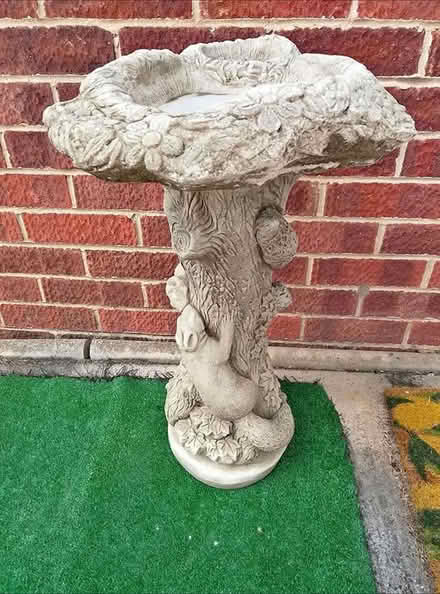Photo of Bird Bath (Greenmeadow, Swindon SN25) #1