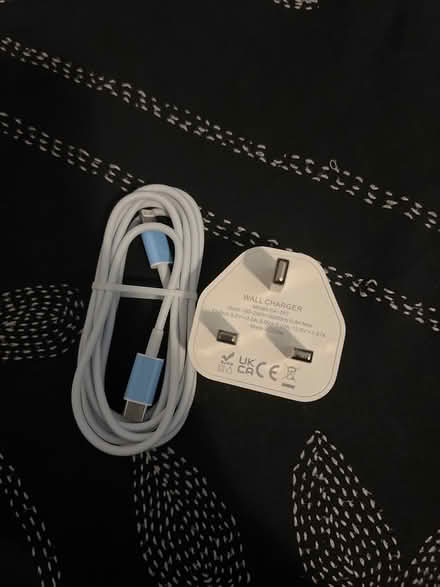 Photo of free USB C to lightning cable and plug (Clapton) #1
