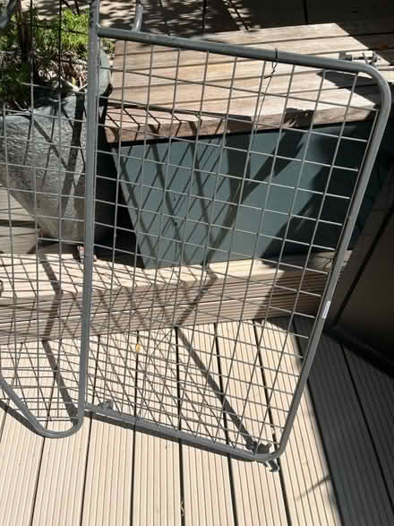 Photo of free One metal grill and divider for car Seat Altea car (Leeds LS1) #3