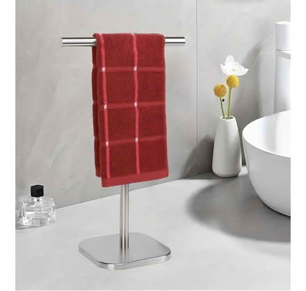 Photo of free Tall T-Shape Hand Towel Rack (Erin Mills&QEW) #1