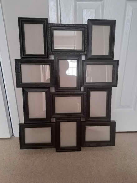 Photo of free Multi-photo Frame (Woodley RG5) #1
