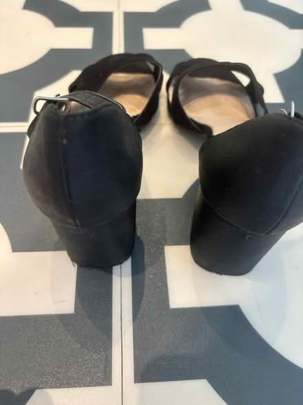 Photo of free Size 7 black sandals (Balham, SW12) #2
