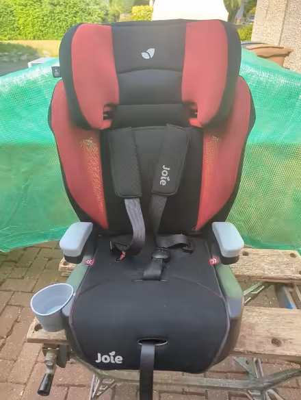 Photo of free Child car seat 9-36kg (AB13) #1