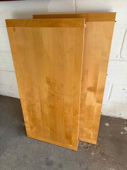 Photo of free IKEA extendable dining table and 6 chairs (Enfield EN2) #3