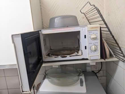 Photo of free Microwave (Ealing Common W5) #2
