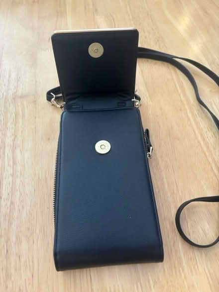 Photo of free Black cross body bag (Balham, SW12) #3