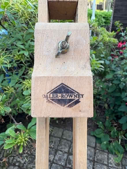 Photo of free Easel (Glenrothes KY7) #2