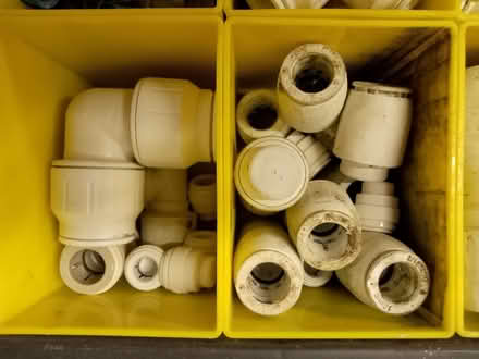 Photo of free 'Push-fit' plumbing connectors - 15mm & 22mm (Bucknell SY7) #2