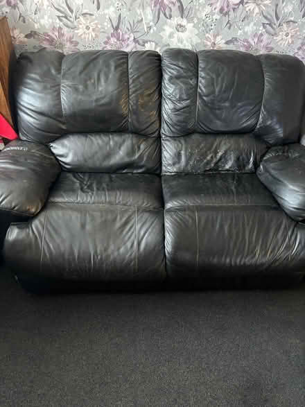 Photo of free Used recliner sofa & 2 chairs (North walsham) #1