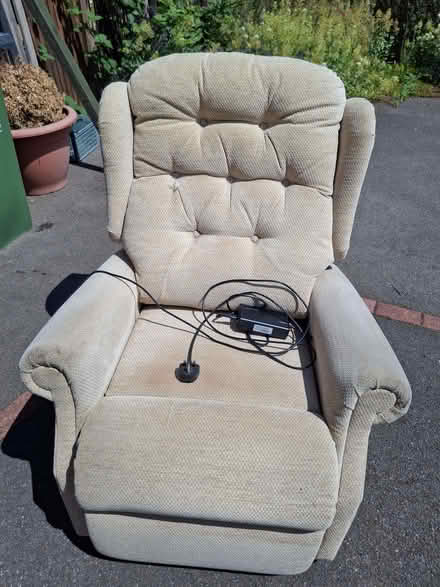 Photo of free Sofa and Recliner Chair (Swanwick DE55) #3