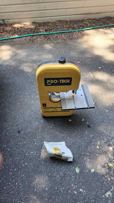 Photo of free Band saw (Maple Leaf) #1