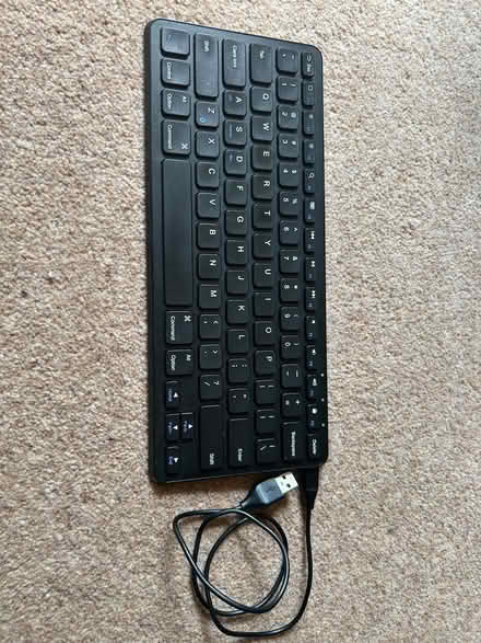 Photo of free Wireless keyboard and USB charging cable (Hayfield SK22) #1