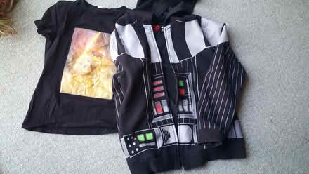 Photo of free hoody and top (New Greens AL3) #1
