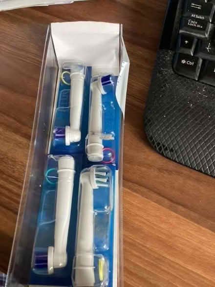 Photo of free 4 Oral-B electric toothbrush heads (Brooke NR15) #1
