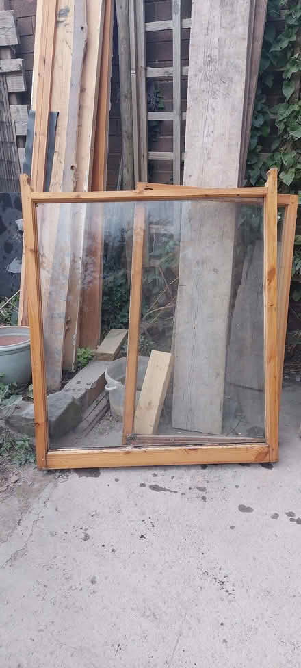 Photo of free Large single glazed window panes (Oswestry SY11) #2