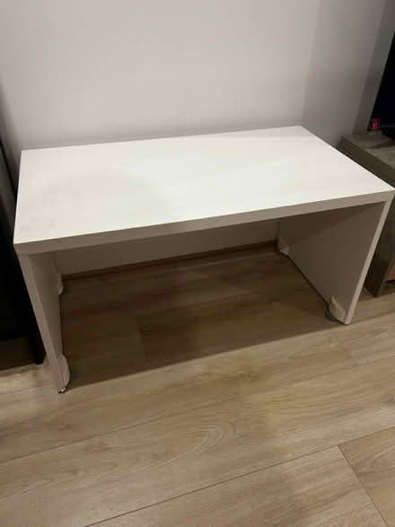 Photo of free ikea smastad table (Gateford S81) #1