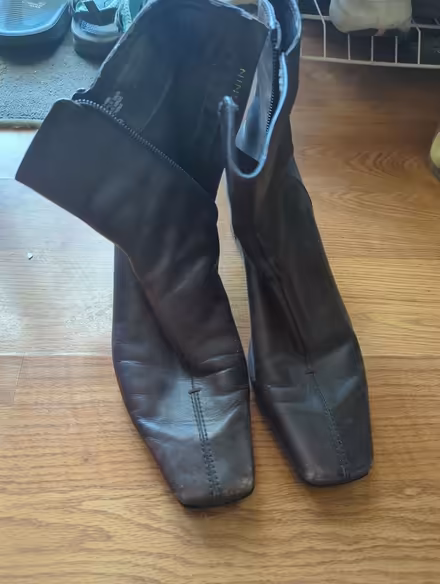 Photo of free Nine west leather sz 8 boot (Sunnyvale) #1