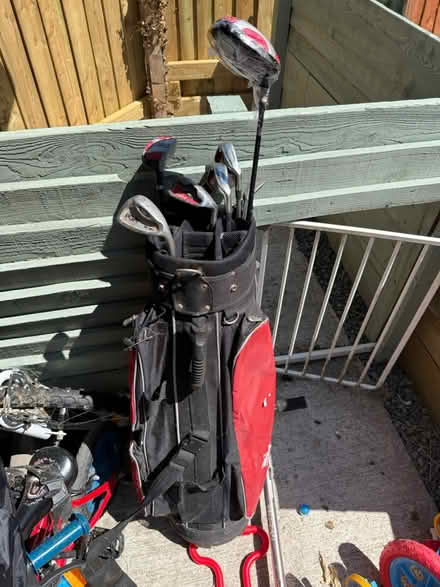 Photo of free Golf clubs and bag (Knighton) #1