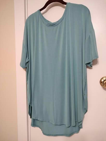 Photo of free Women's 2x t-shirt (Odenton) #1
