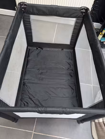 Photo of free Travel cot (WN6 shevington) #1