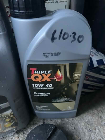 Photo of free 10w 40 oil (Pin Green Industrial Area SG1) #2