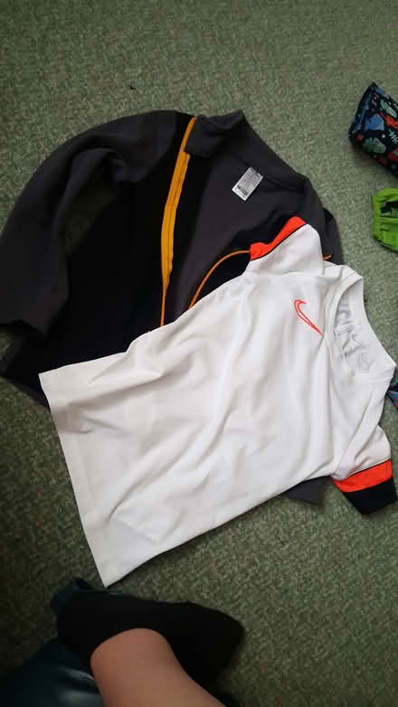 Photo of free kids top (New Greens AL3) #1