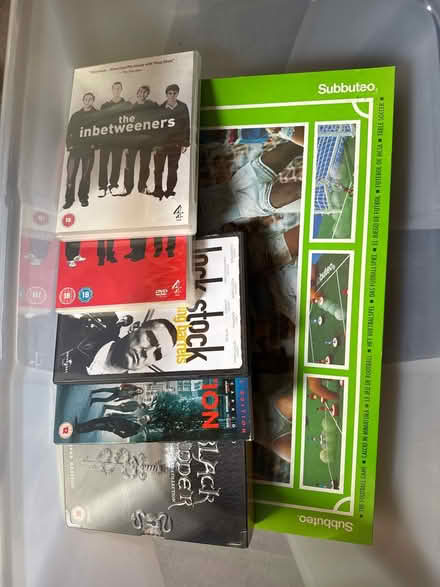 Photo of free Box of games / books / dvds (Cm34rt) #1