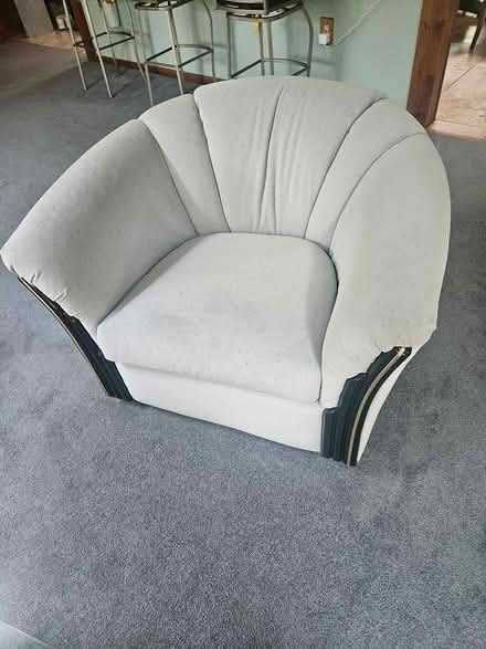 Photo of free Swivel/rocking chair (Fair Oaks, NY (Middletown)) #1