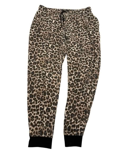 Photo of free Kim Kardashian Woman’s Sweatpants (Brooklyn Storage) #1