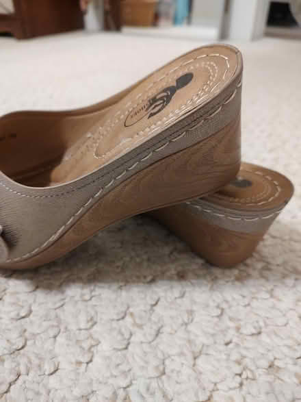 Photo of free Size 8 women's shoes (Odenton) #2