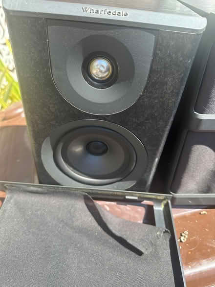 Photo of free Wharfedale Diamond bookshelf hi-fi speakers (Cosham PO6) #3