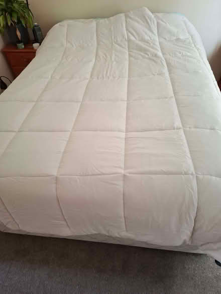 Photo of free King size bamboo duvet (Cogges OX28) #1