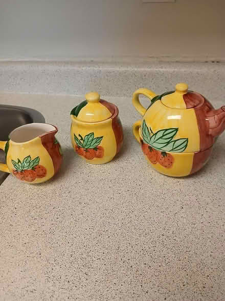 Photo of free Single tea pot set (Meadowvale and 401 area) #1