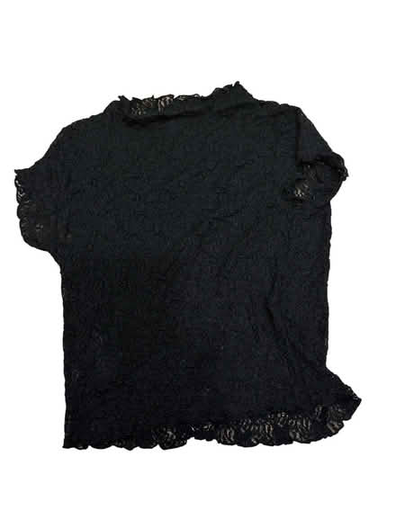 Photo of free H&M Woman’s Stretch Lace Top (Brooklyn Storage) #1