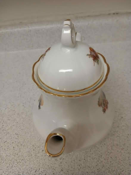 Photo of free Tall ceramic teapot (Meadowvale and 401 area) #2