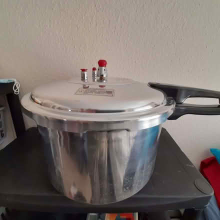 Photo of free Pressure Cooker (Newhaven BN9) #1