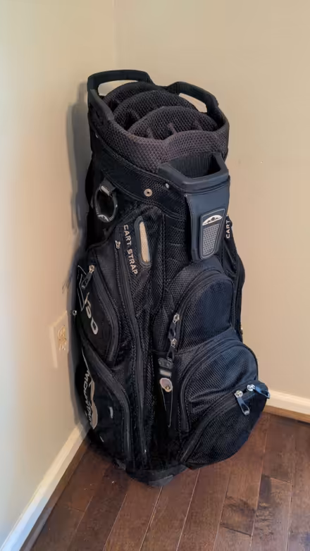 Photo of free Golf bag (Greenwood Rd, Winchester) #1