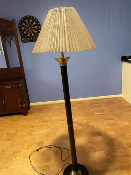 Photo of free Black floor lamp (City of alexandria) #1