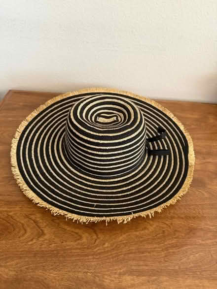 Photo of free Wide brim hat (Rancho Rinconada, Cupertino) #1