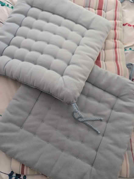Photo of free 4 reversible seat pads (NW11 Temple Fortune) #3