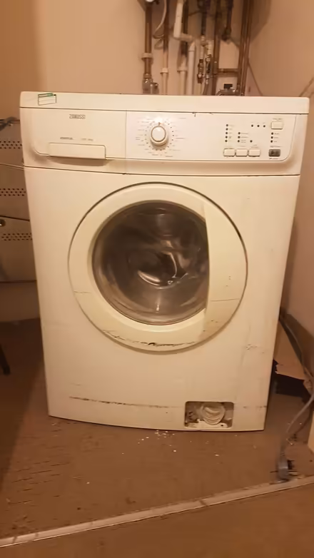 Photo of free Washing Machine (Barnsley Town Centre S70) #1