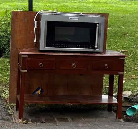 Photo of free Curb Alert: console table (Ossining) #1