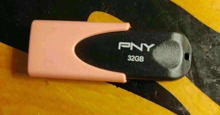 Photo of free 32Gb USB stick (Aldrington BN3) #1
